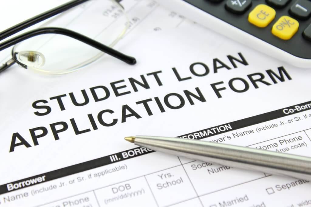 benefits of international student loans
