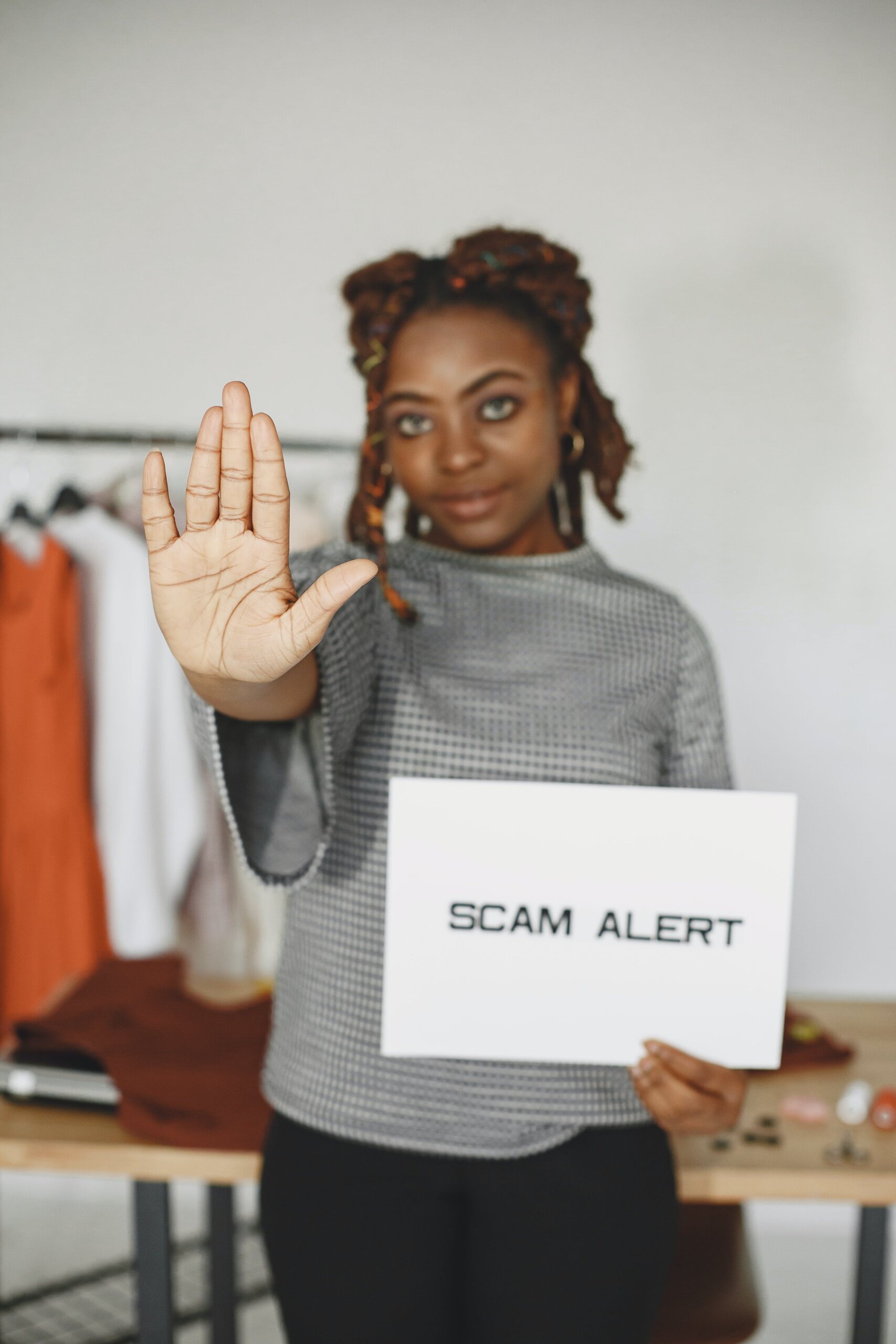 5 Common Scams that Target International Students